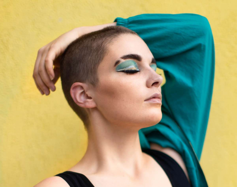 Снова в тренде: как сделать макияж в стиле 90-х - Красота - WomanHit.ru - «Красота»