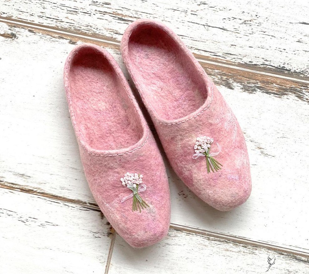 Тапочки войлочные с вышивкой