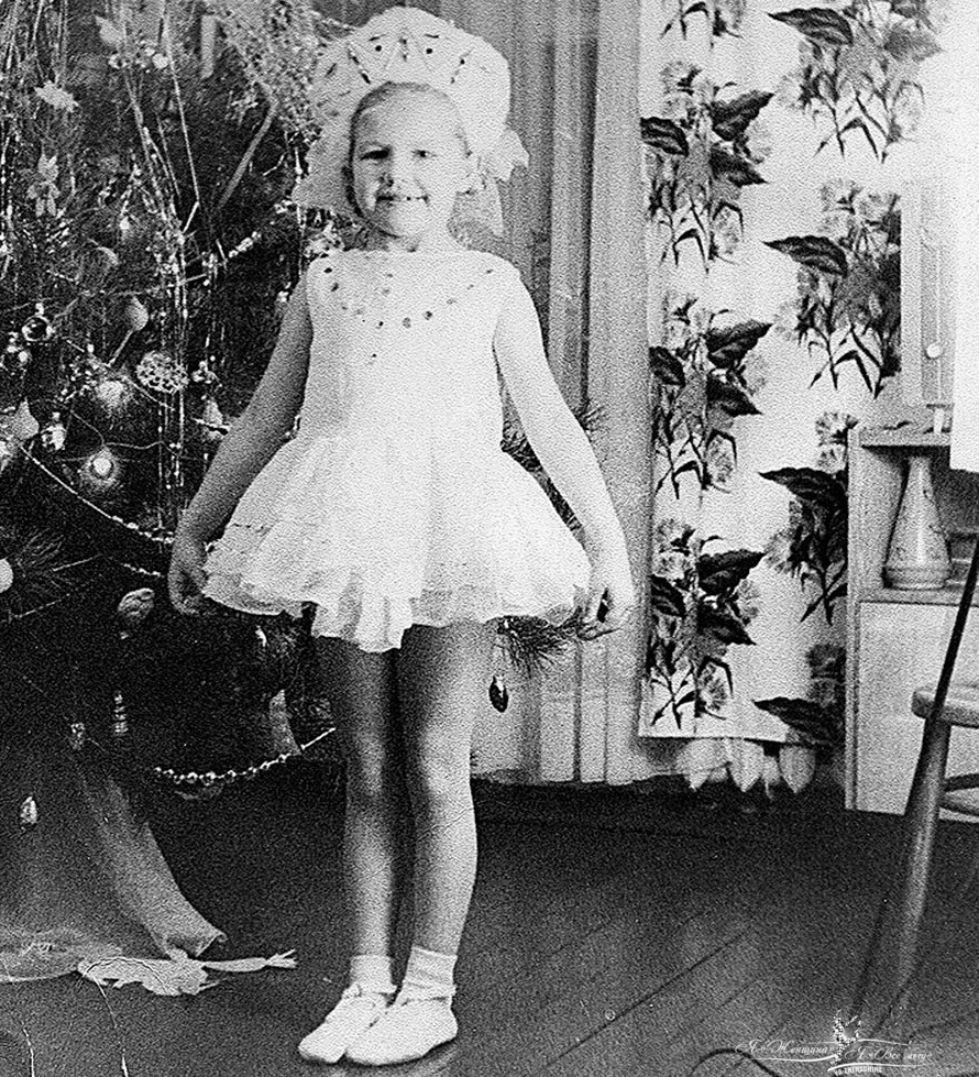 Платья в стиле новогодних снежинок для взрослых девочек - «Мода»