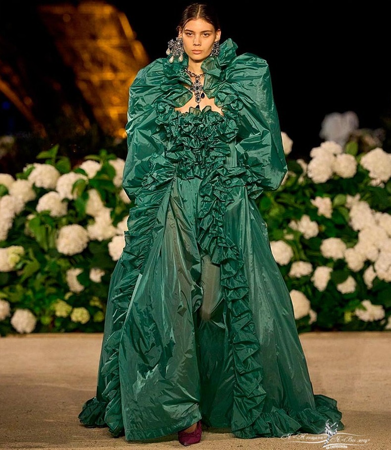 Сланцево-зелёный в одежде