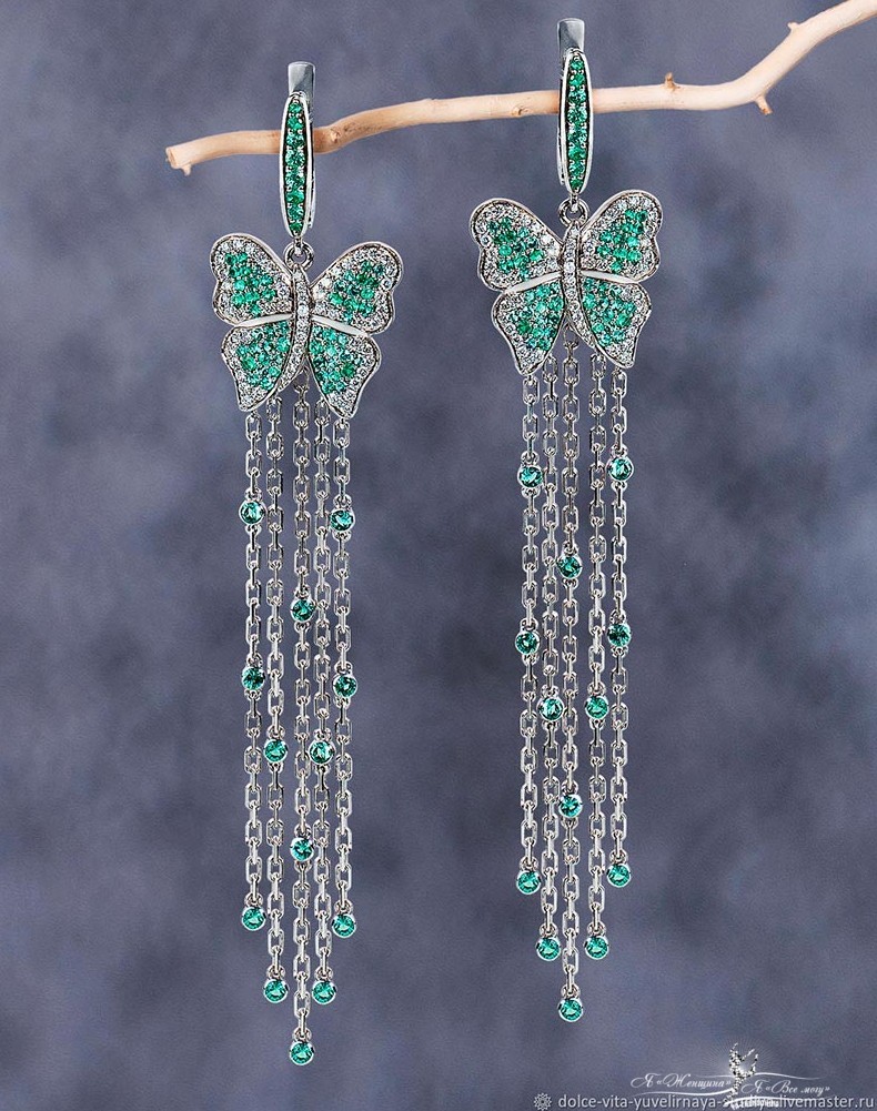 Серьги с изумрудами и бриллиантами